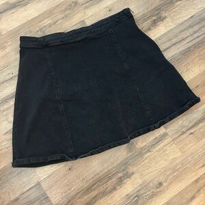 Chic Black Denim Mini Skirt